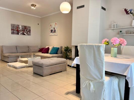 Central Apartment In Quiet Neighborhood Near Sandy Beach Ханья Экстерьер фото